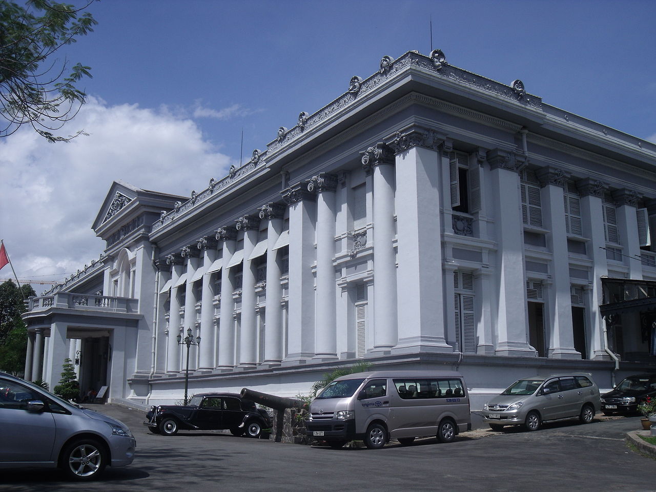 Musée de Hô-Chi-Minh-Ville | wikipedia