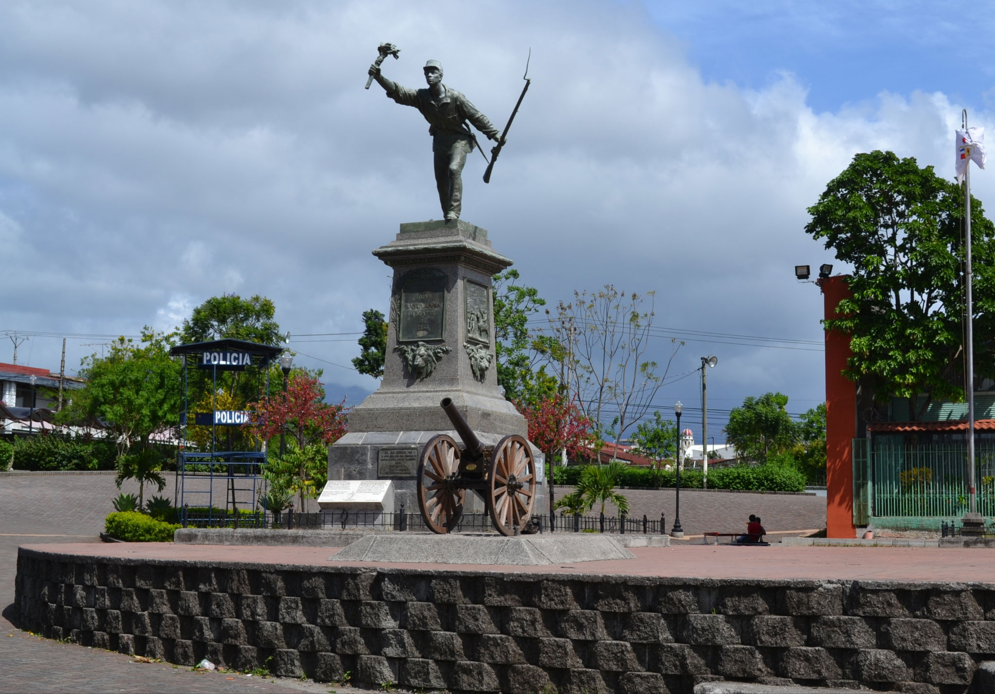 Conmemoraciones de una gesta heroica: La estatua de Juan Santamaría y el Monumento Nacional