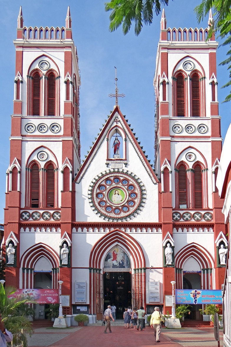 Basilique du Sacré-Cœur-de-Jésus de Pondichéry (wikipedia)